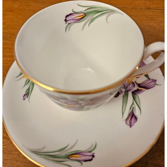 Royal Duchess Iris Teacup and Saucer Bone China Made in England 1977 (Gg285) - Picture 5 of 10